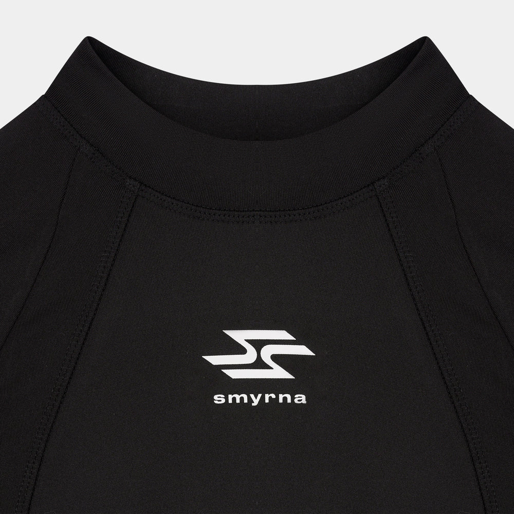 
                      
                        SMYRNASmyrna active top in black - T-shirt
                      
                    